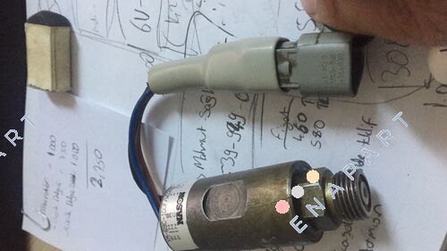 XM-69C-100F/WD266 PREMI IL PULSANTE